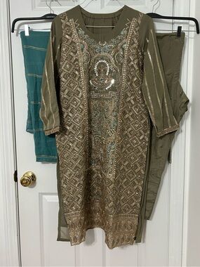 Indian Pakistani 3 piece suit in blue and grey with mirror work
